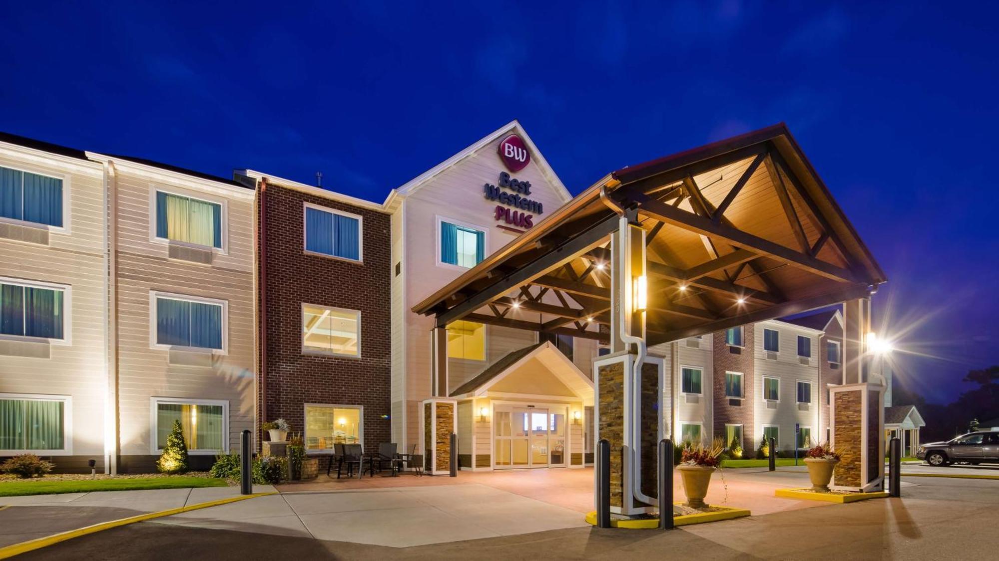 Best Western Plus Menomonie Inn & Suites Exterior photo